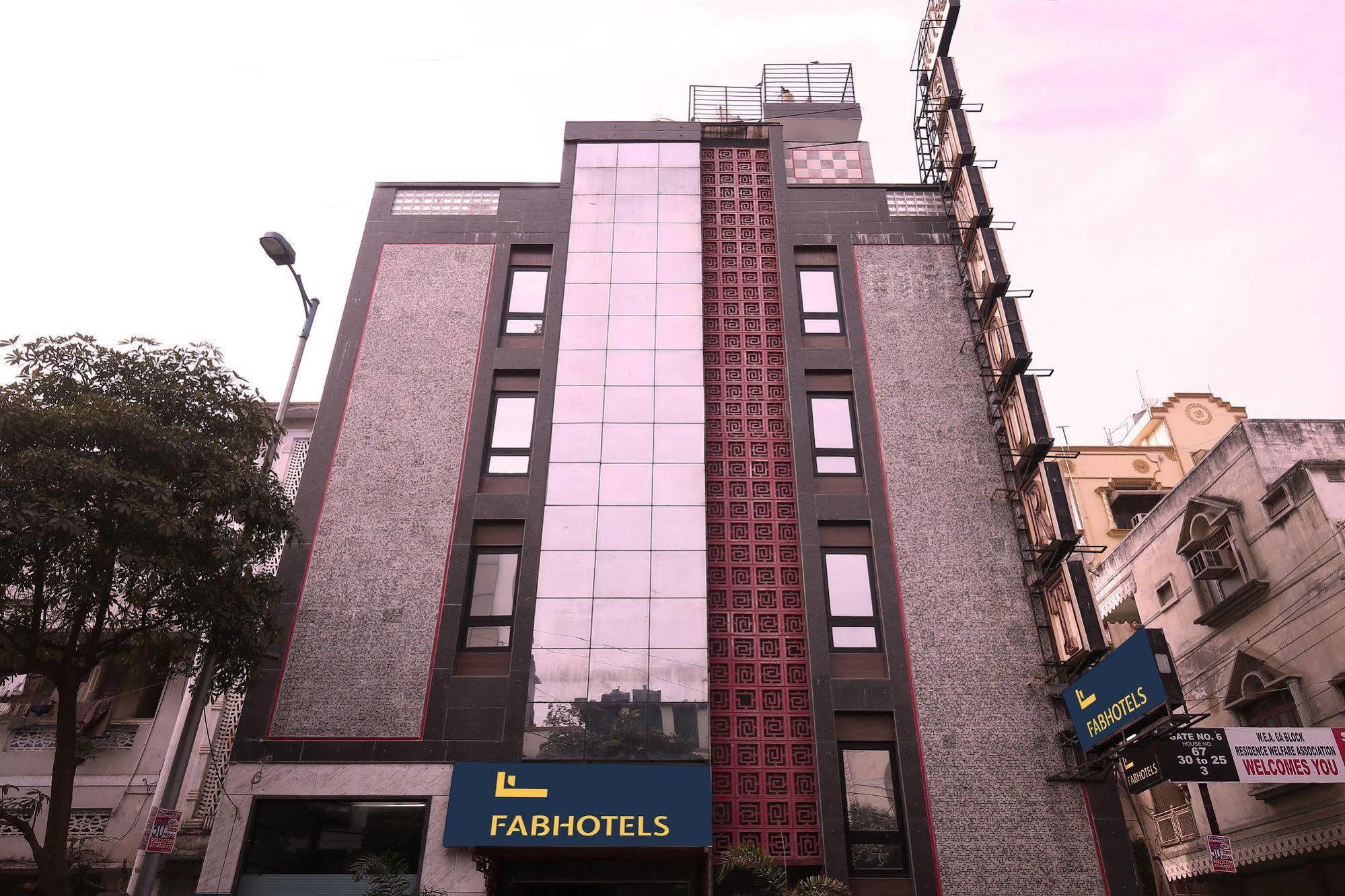Hotel Suncourt Corporate Neu-Delhi Exterior foto